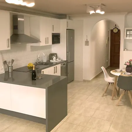 Casa Krisma, Fabulous Modern Spacious 2 Bedrooms Apartment, Remote Work, Fast Wifi, Parking And Ac Costa Adeje  Buitenkant foto